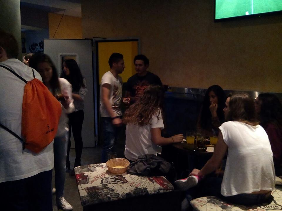MonterrubioPSOE's tweet photo. Bingo Fiesta, en colaboración con Pub Callejas, @Cd_Monterrubio y candidatos PSOE Monterrubio. Trabajo=grandes logros http://t.co/RuAyd6e3Hy