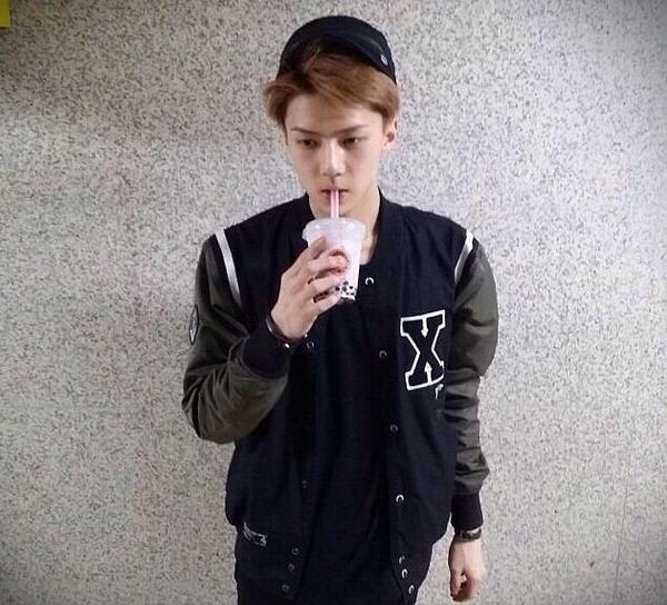 exoaam's tweet photo. cr:miiiyuuu8721
セフンのタピオカは俺の口の中〜笑

#EXOで妄想 http://t.co/fgPIleqJas