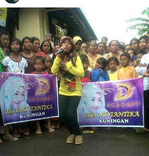 LOVEGAOfc's tweet photo. Menghibur warga kota kuningan..
Dan besok @DA2_Ega OTW ke jakarta #AlwaysEgaDA2 #KangenEgaMungil http://t.co/nppCP3x74A