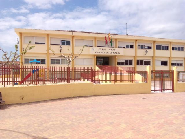 DaviFete's tweet photo. .@feteugtmadrid asesorando y apoyando a los compañeros del CEIP Nuestra Señora de La Poveda Villa del Prado. http://t.co/3yTkT9mFBo