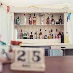 weddingedit's tweet photo. Head turning and thirst quenching service from @oscars_bar on today's bar blog http://t.co/7mA1h3QLBV http://t.co/YIvHxJaqE6