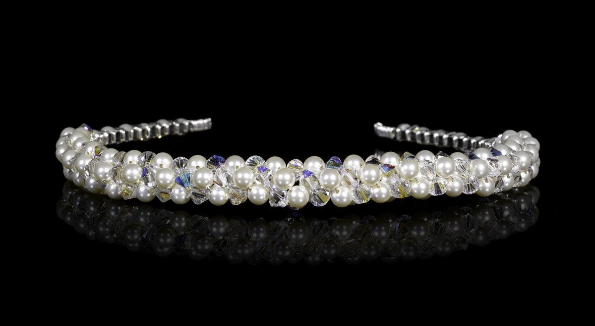 Now live on Etsy!downloadable tutorial for this classic tiara only £4.50. The link for this: etsy.com/uk/listing/230…