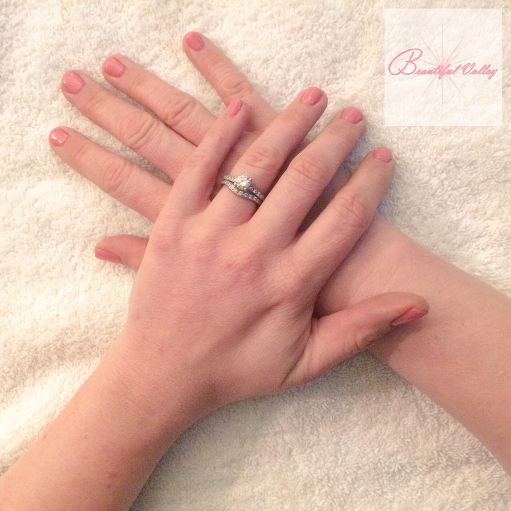 ValleyBeautiful's tweet photo. Beautiful #RoseBud on @KittyDimbleby #CNDSHELLAC book now for your summer nails http://t.co/lDDI0ppA9z