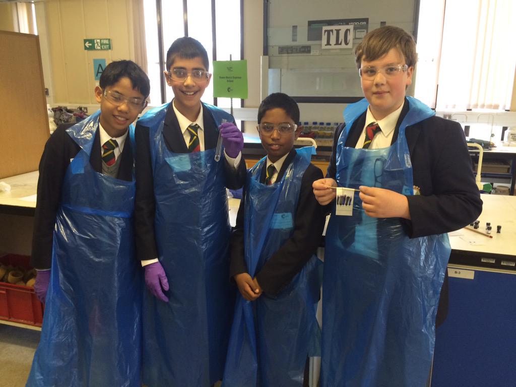 QMGSChemistry's tweet photo. The team! @qmgs1554 http://t.co/Jdr2FW4UB1