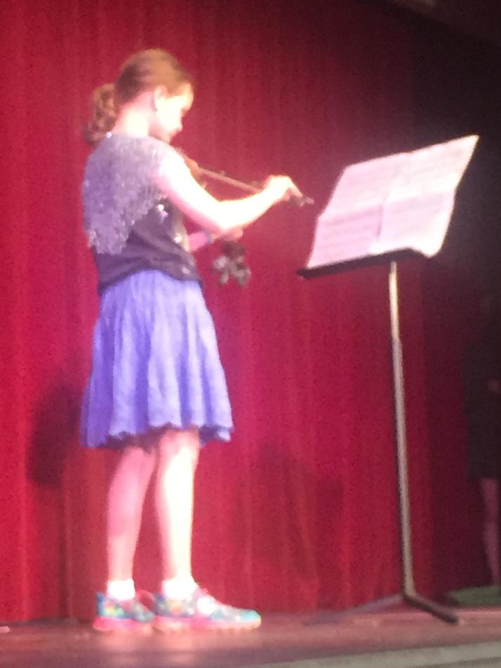 EllisPerformArt's tweet photo. Amazing 5th grade talent!  #Ellistalent. #tigerspirittalentshow http://t.co/djdrCB39n3