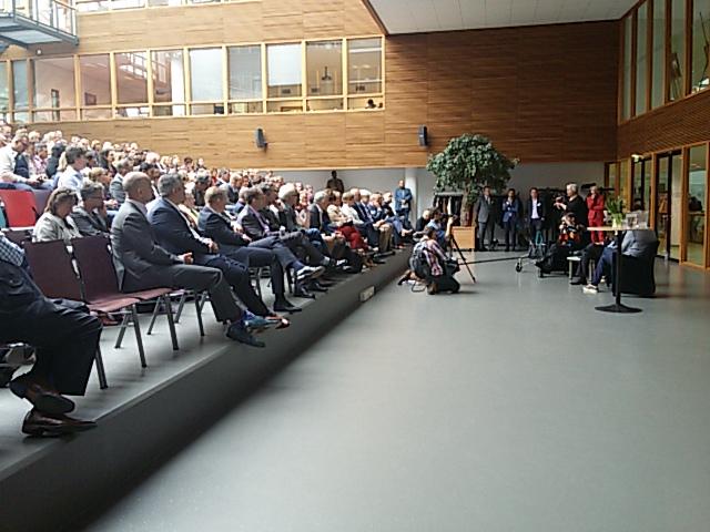 #2in1congres is goed van start met  <a href="/Jetta_Klijnsma/">Jetta Klijnsma</a>, @arjanvliegenthart en <a href="/bartdrenth/">Bart Drenth</a> <a href="/HvA/">Hogeschool van Amsterdam (HvA)</a>