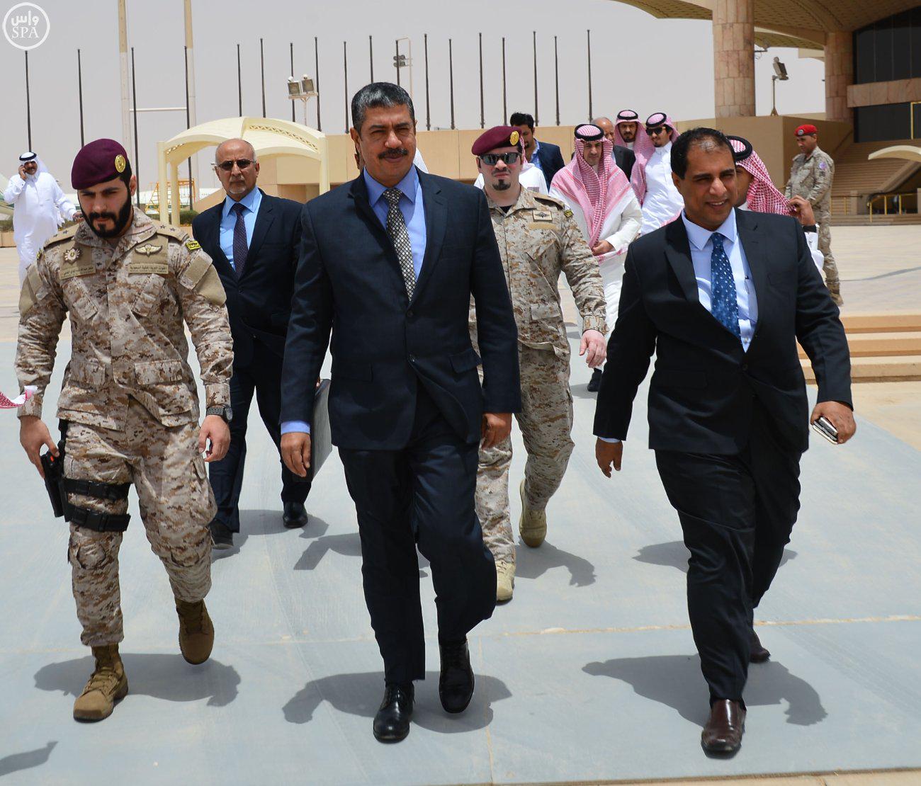 Muhammed Al Qahtani Op Twitter معلومة الضباط الذين يرافقون نائب الرئيس اليمني قبل سفره ل البحرين هم عناصر من الاستخبارات السعودية ماشاء الله Http T Co Nvcq2hdiz2