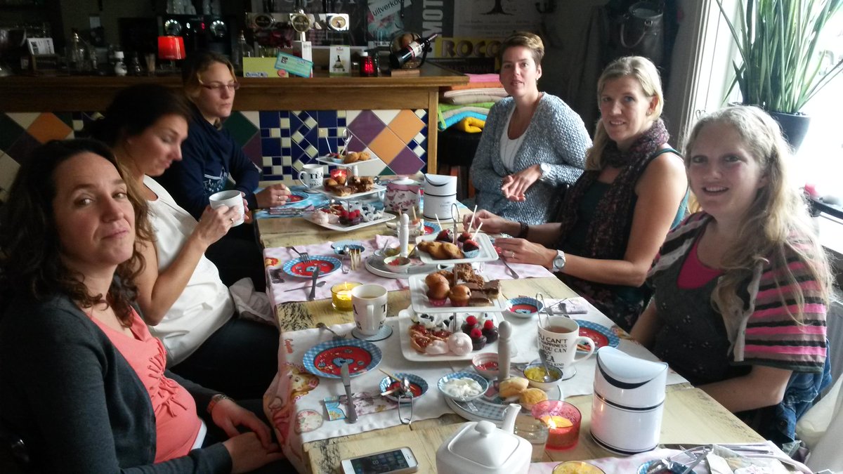 marjolijn787's tweet photo. High tea- middagen op 2, 10, 14, 17 en 24 mei. Kosten: €20,- openingstijden: di t/m za 12- 16.30, zon,ma 13-17.30 http://t.co/KoIfV1r92j