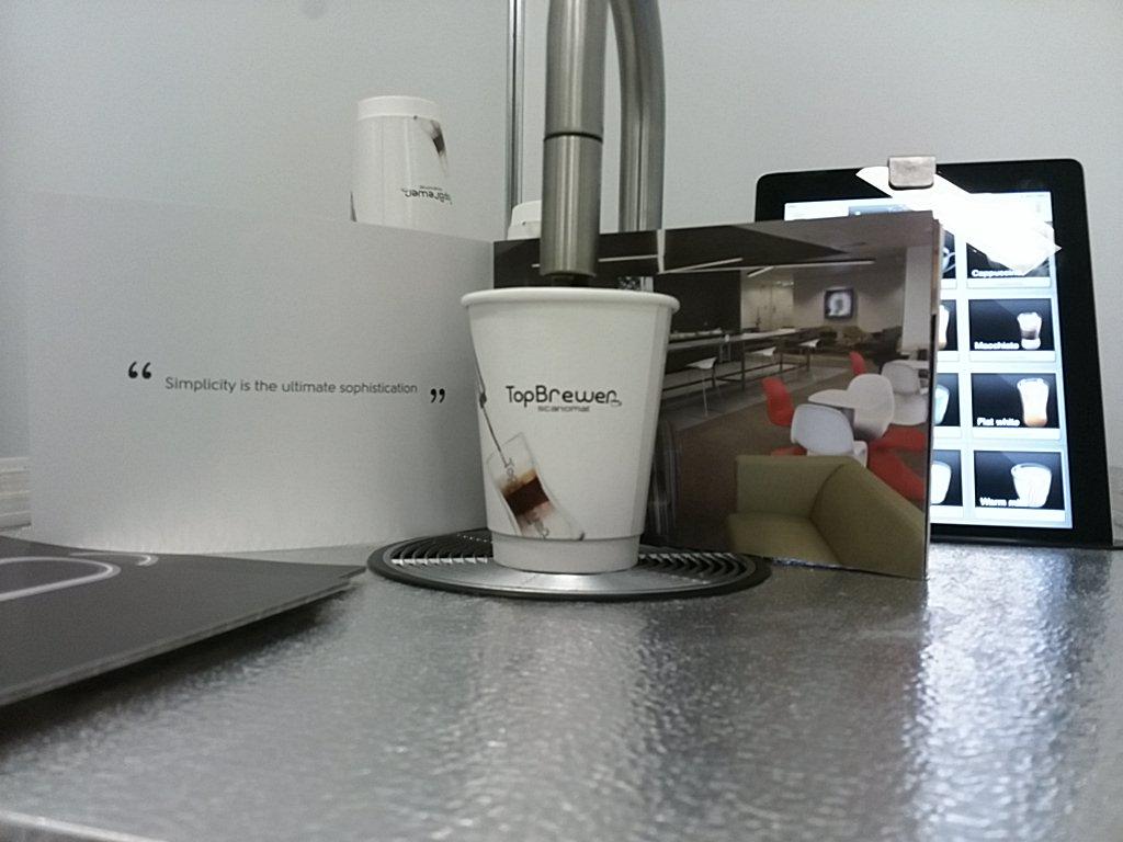 iamWilliamKing's tweet photo. Love @Scanomat_Irl "Simplicity is the ultimate sophistication" msg on their #tapandapp coffee machines @smartbshow http://t.co/8x3boLTyNm