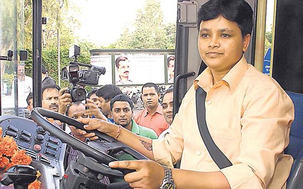 RoamYo's tweet photo. Delhi hires ever first female bus driver to boost women's safety http://t.co/wtue8qeYk5  #women #safety #empowerment http://t.co/QwYxXLQcnx