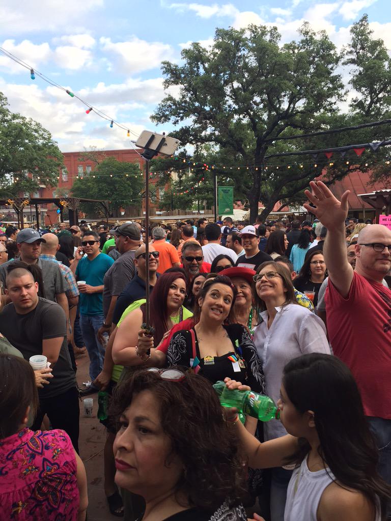mikegaroTV's tweet photo. A huge game tonight for the Spurs, Taste of the Northside and NIOSA continues. Take a look at NIOSA from last night. http://t.co/W7gp1kiDUY