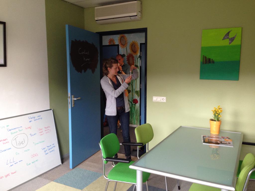 ONLEIN_'s tweet photo. Vanaf 1 mei #kantoor met @astrid_willems bij @HoutenseHelden #hiephoi! http://t.co/KYEvwhlbDj
