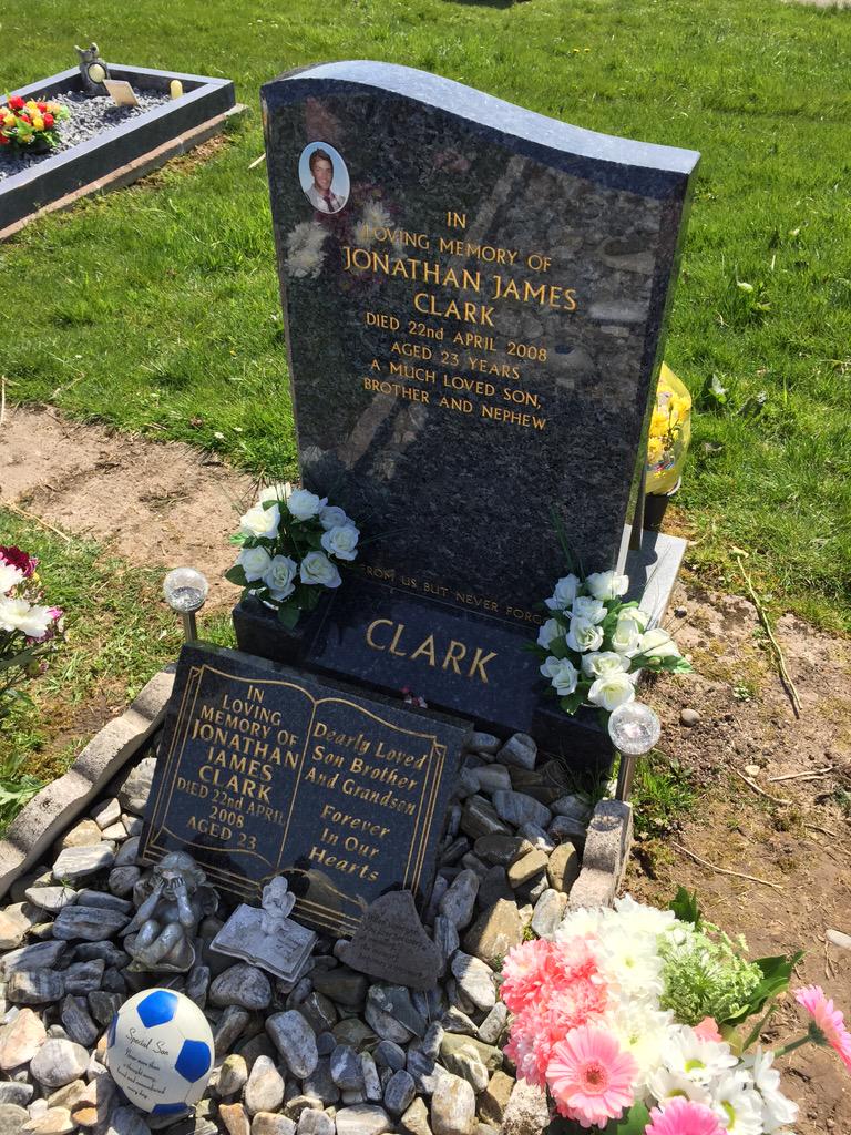 ginosma's tweet image. Just put some flowers at my nephews grave #RIPJonathan