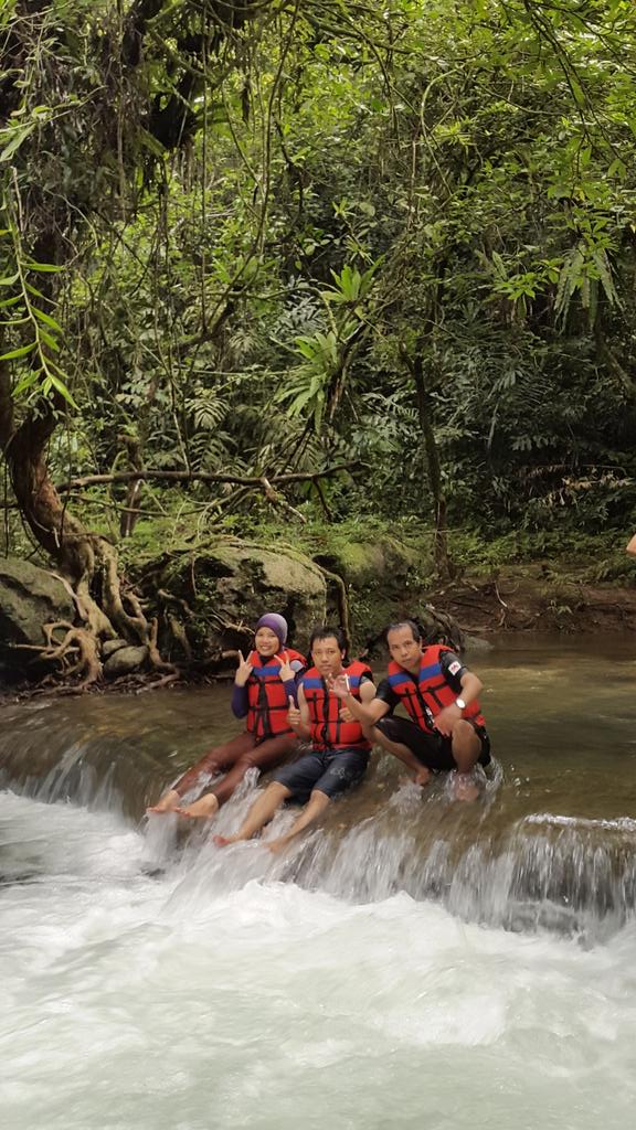 arif_cadel's tweet photo. Body rafting http://t.co/9UFp4jF3O6