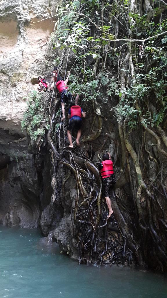 arif_cadel's tweet photo. Body rafting http://t.co/9UFp4jF3O6