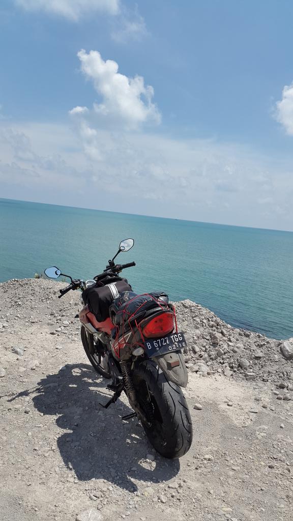 arif_cadel's tweet photo. Pantai tuban http://t.co/A671xsJWGi