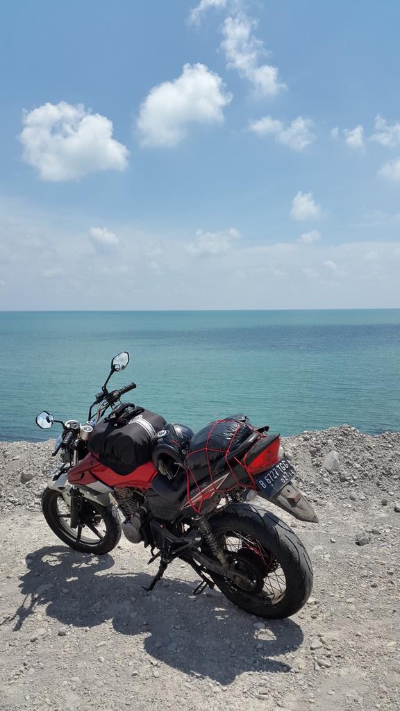 arif_cadel's tweet photo. Pantai tuban http://t.co/A671xsJWGi