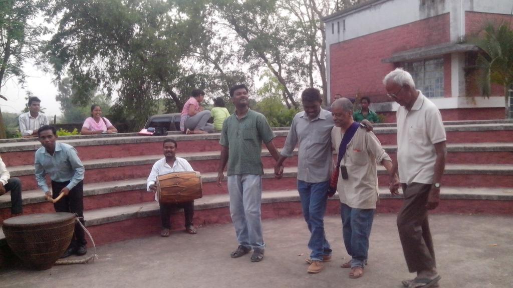 kmadhuresh's tweet photo. .@reachxdias, Philip kujur, stan swamy dancing to tunes of Nagada after conclusion of #JMACC Convention http://t.co/zgB2BZf9cy