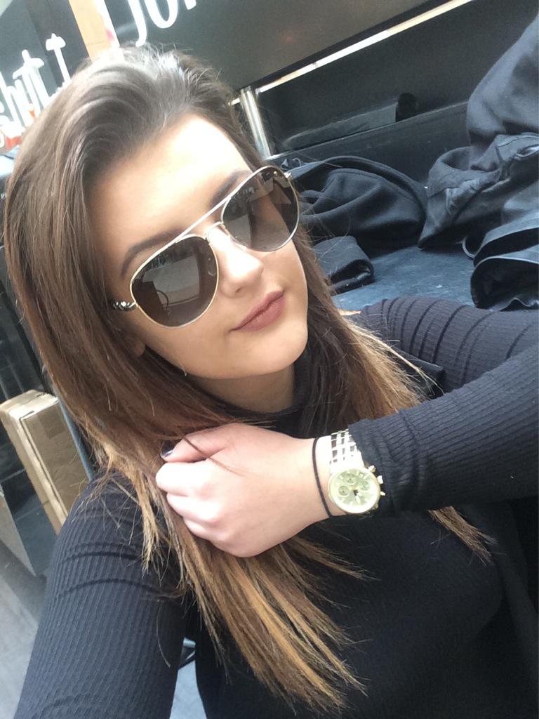 Becky_8048's tweet photo. I've always thought of accessories as the exclamation point of a womans outfit #MichaelKors @SGHJDunaway @LUXclusives http://t.co/XkaFPuA9CV