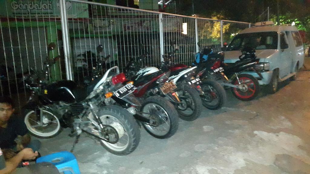 arif_cadel's tweet photo. Maung priok http://t.co/enokHen7Bs