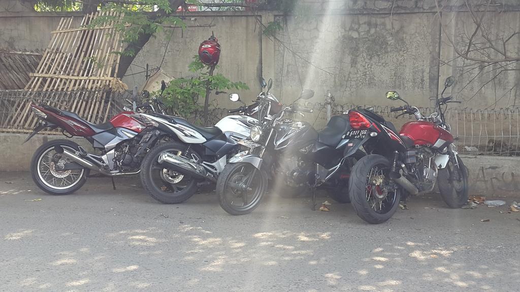 arif_cadel's tweet photo. Maung priok http://t.co/enokHen7Bs