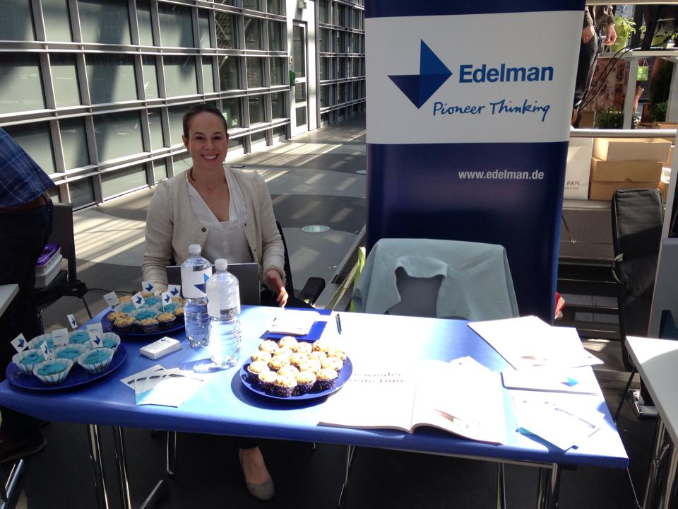 EdelmanGER's tweet photo. #Edelman ist heute beim #Macromedia #CareerDay in #Hamburg. #PRPraktikum #PRTrainee http://t.co/oNlsk9TN5p