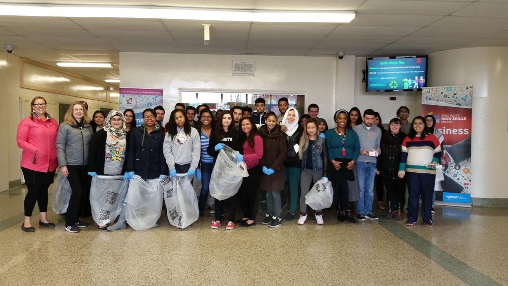 Off we go #EarthDayCleanUp #EarthDay @TLKLife @Laurie_Nikolov