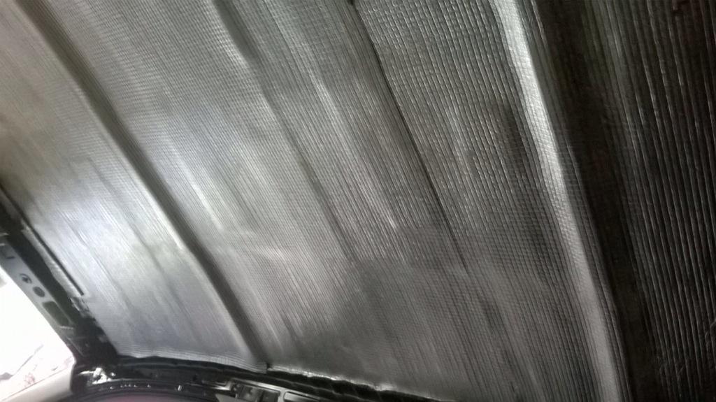 DGCIMedia's tweet photo. Pemasangan peredam di plafon. Saat hujan pun aman dari suara rinti hujan yg kasar. #dgciTips @ID_Datsun http://t.co/2cb6wuKG3r