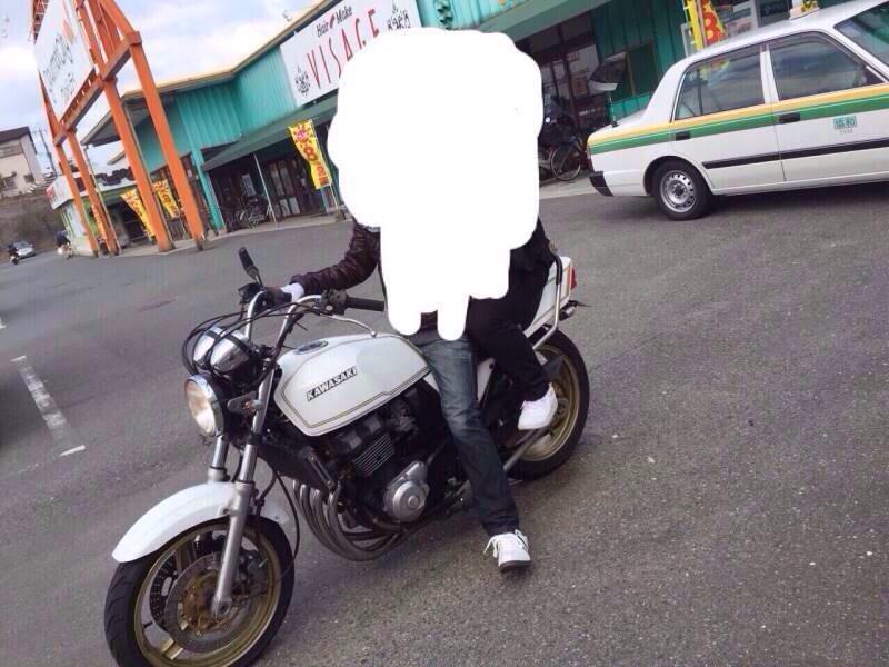 Ybr125乗り 4月22日 深夜3時 5時くらいに 志免町の坂瀬団地で 単車が窃盗されました 車種はkawasaki Zrx400 ナンバー福岡 せ 7078 なんでもいいので情報があったら 連絡ください できれば 回してください Http T Co V3qu0zn19u