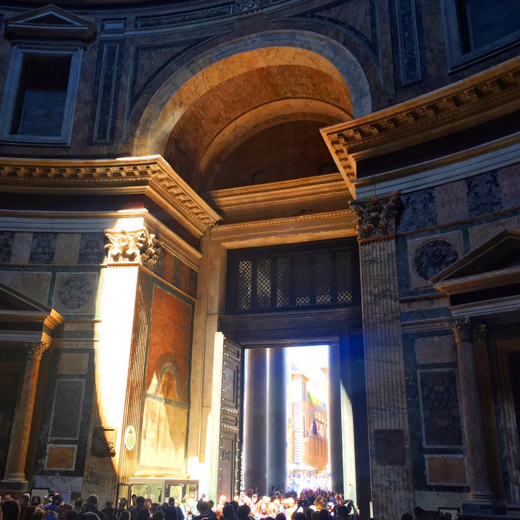 DariusAryaDigs's tweet image. Once a year. The sunlight shines through the open air oculus on April 21 at midday and hits..instagram.com/p/1xz2WAxQ-X/