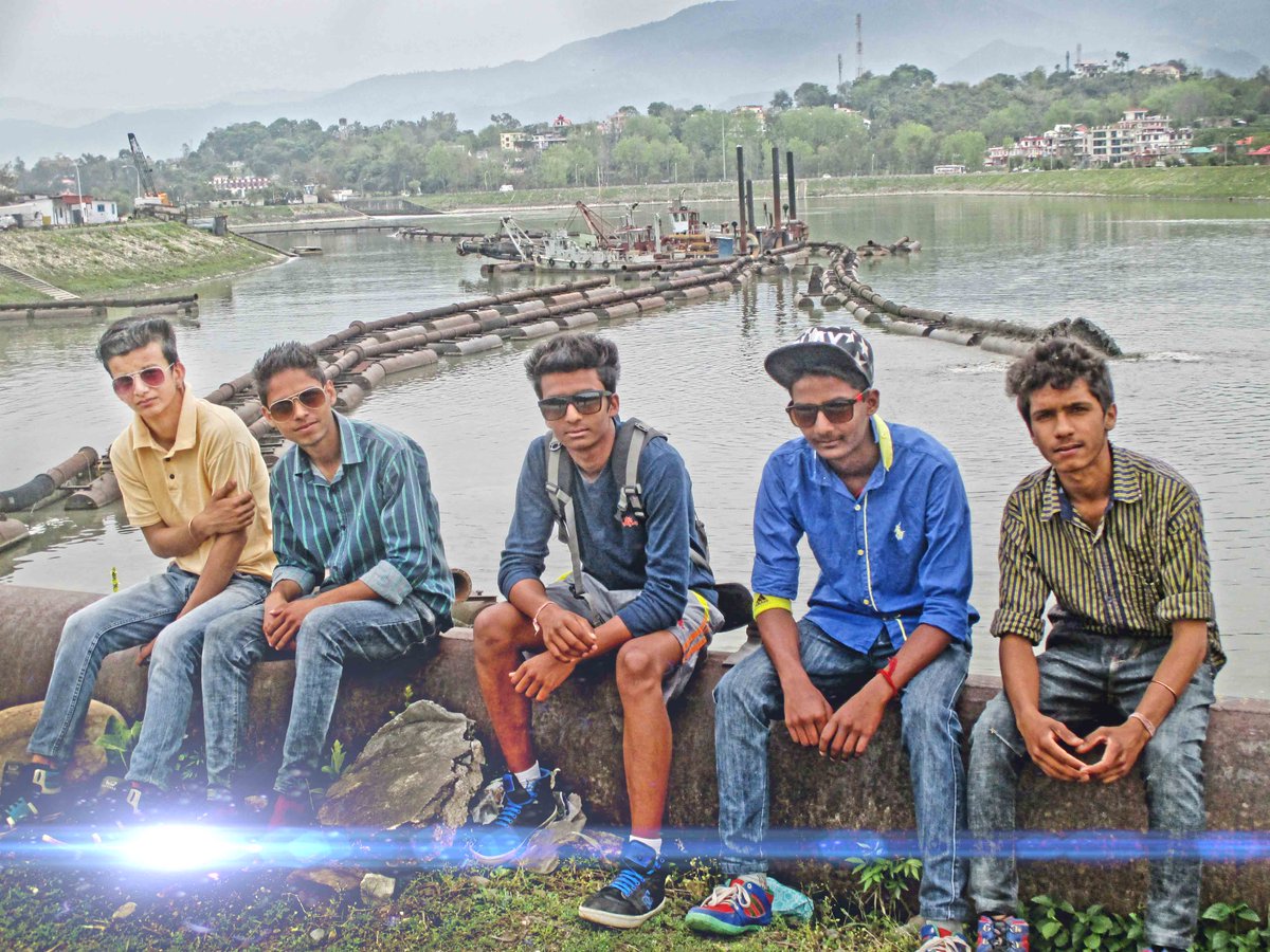 daggerhiphop_'s tweet photo. New Song And Official Video #Comming__Soon
WAQT 2015
#itslalitroger http://t.co/7wWCdqdNcz