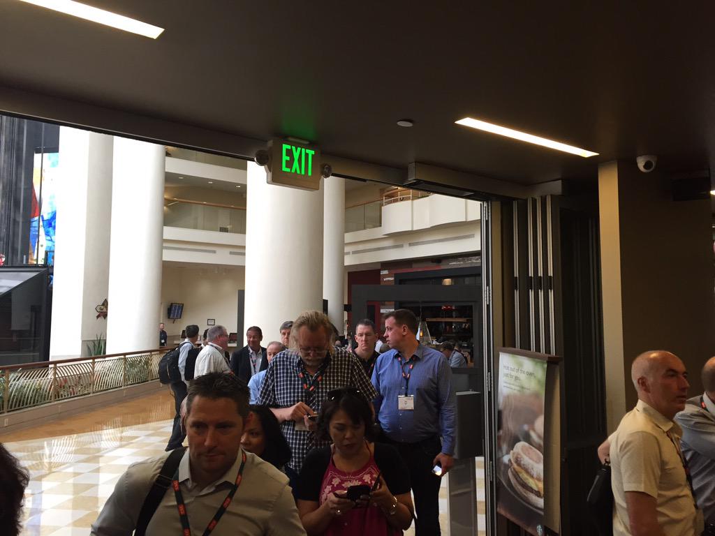 JustNems's tweet image. So some CSC folks walk into a Starbucks... #CSCTransform