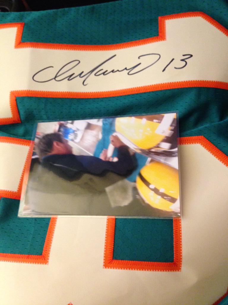 Thanks to @BandCSPORTS for the @DanMarino autograph #Dolphins