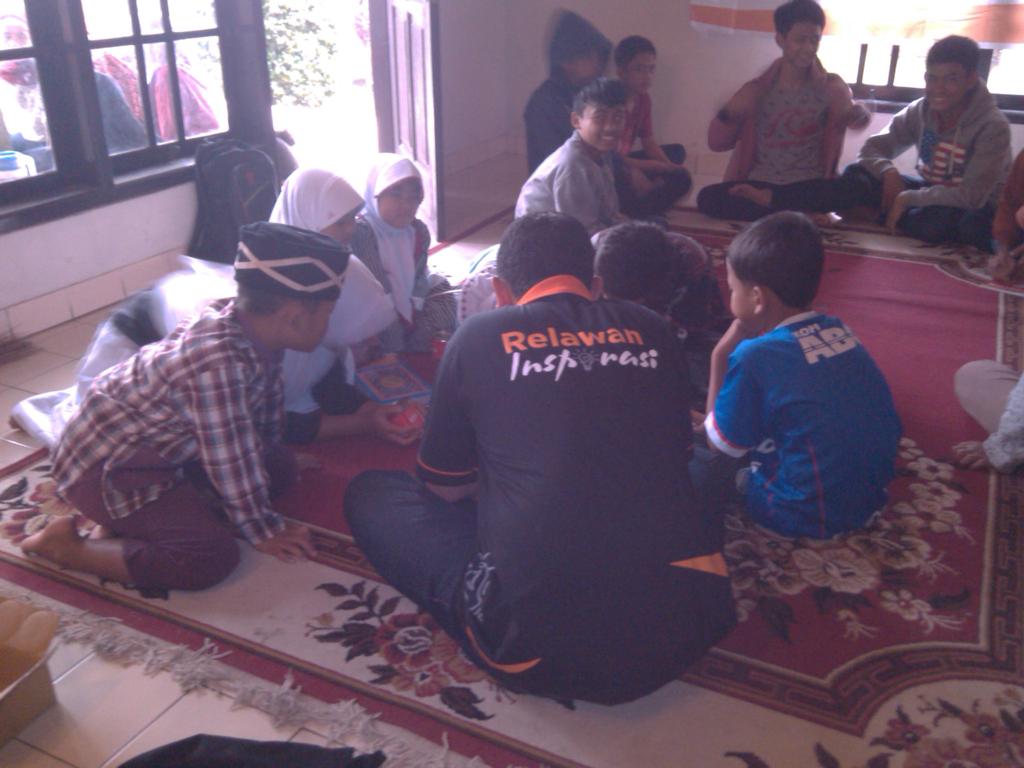 deri_jprmi's tweet photo. Sebar kornet @Rel_Inspirasi dari desa bhakti @rumahzakat utk negeri http://t.co/HHwRDs596D