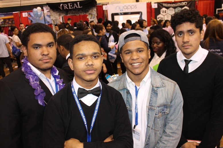 VersornaInc's tweet photo. Some of our guys at the NYC Trade Show http://t.co/dA3cXW46ON