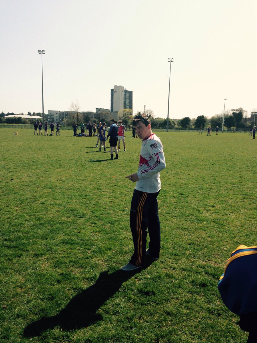 DkITCarthycup's tweet photo. @daithiocoirc11 providing some inspiration to his team in the #BrendanCarthyCup final http://t.co/n4vzIGZZ5W