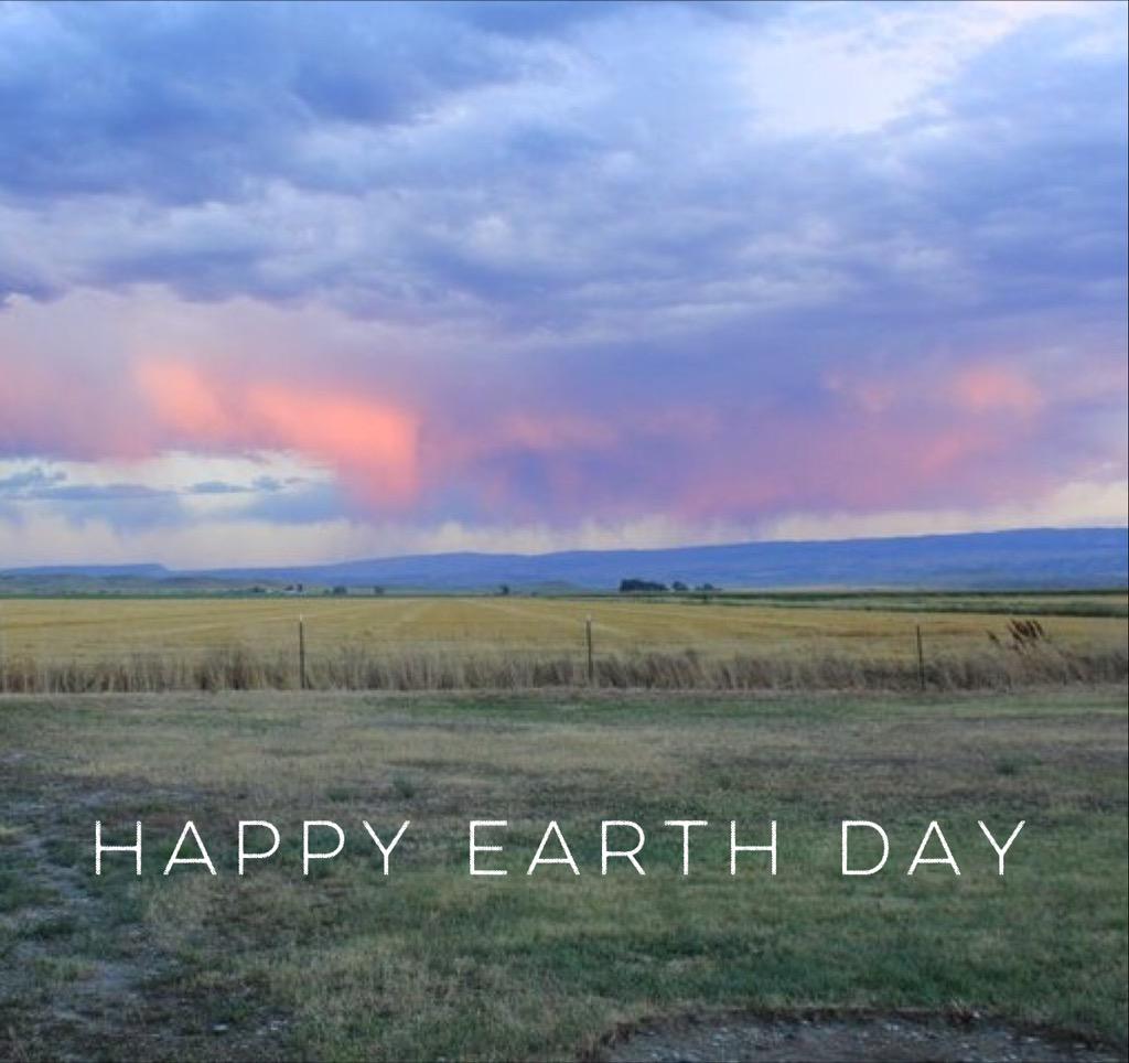justmaggimac's tweet photo. #EarthDay is a reminder to us all to celebrate and save our special places. Big Sky Montana #conservation #LWCF http://t.co/r3AnEwNuM8