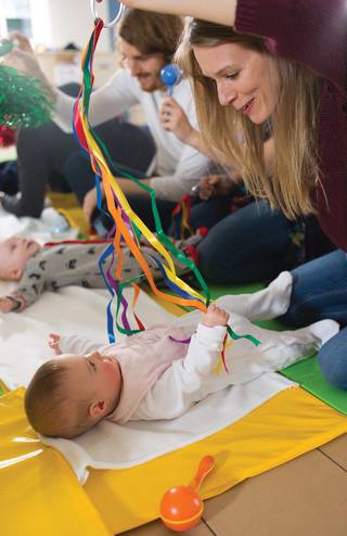 SGardenHitchin's tweet photo. In addition to all the usual playtime fun Thursday means it's time for @BabySensoryNH classes http://t.co/Ch03pgEoNx