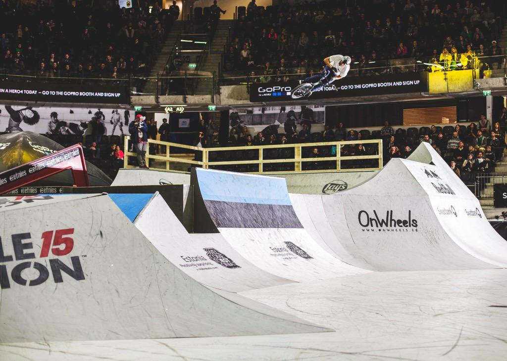 GaryBYoung's tweet photo. Alleyoop truck, all oppo errything. ๐ท @bakosphoto article on @rideukbmx #simplesession15 http://t.co/Wty9HBCzBW