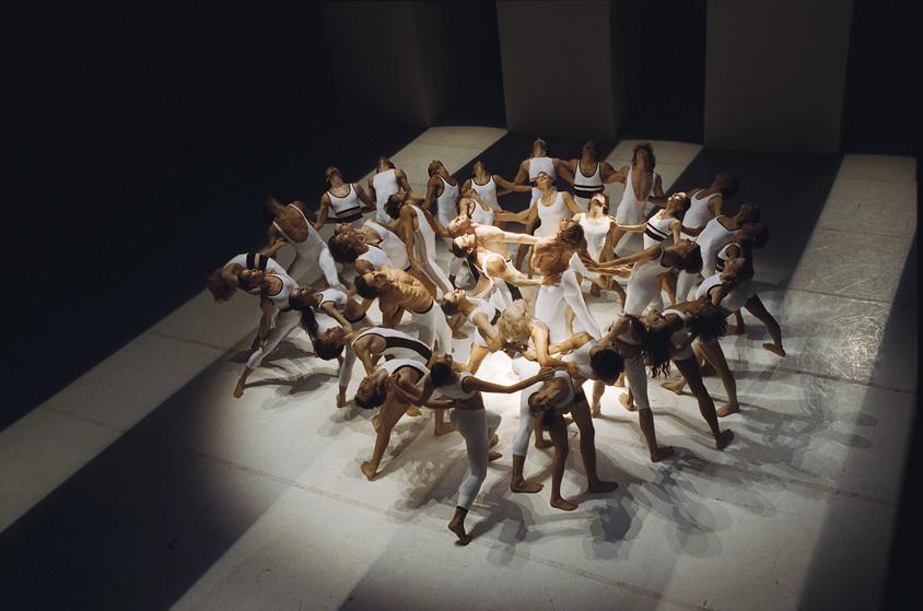 Le #Presbytère n'a rien perdu de son charme, ni le jardin de son éclat. Dernières du @Bejartballet à Roubaix #Succès