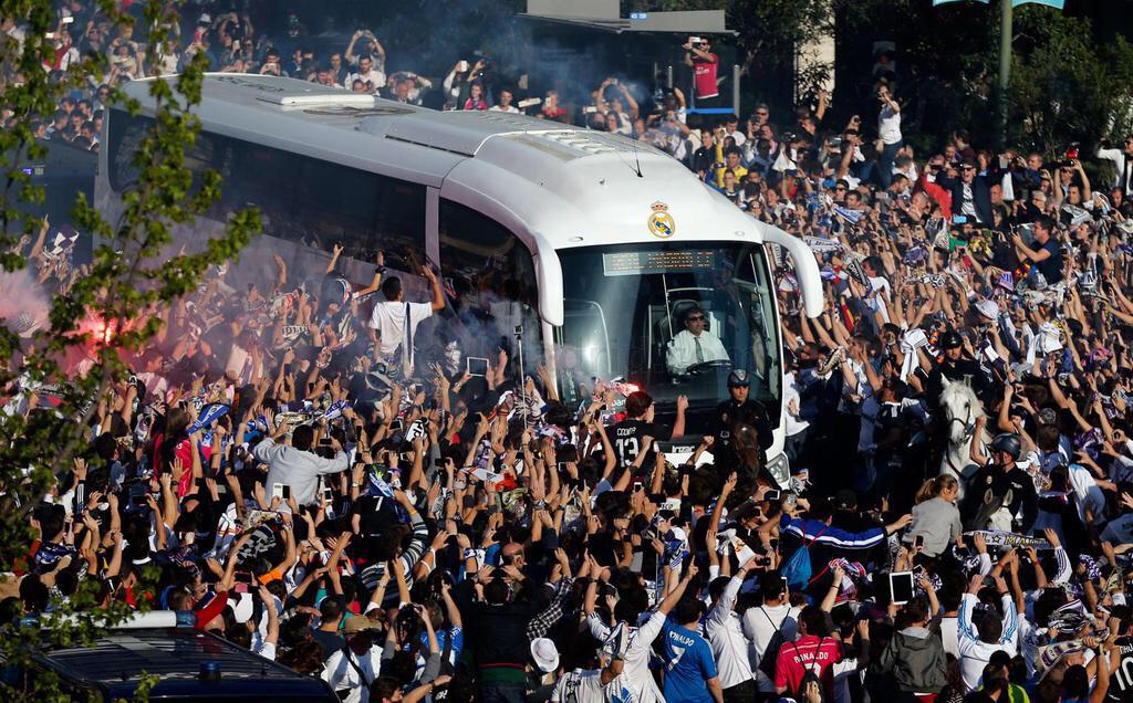 musicoloko7's tweet photo. Orgulloso de la afición Madridista

#JuntosAPorLaUndécima http://t.co/3rWSEFcdck