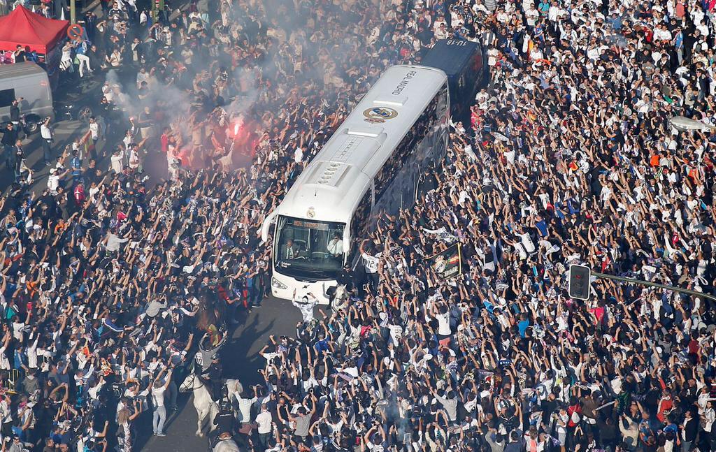 musicoloko7's tweet photo. Orgulloso de la afición Madridista

#JuntosAPorLaUndécima http://t.co/3rWSEFcdck