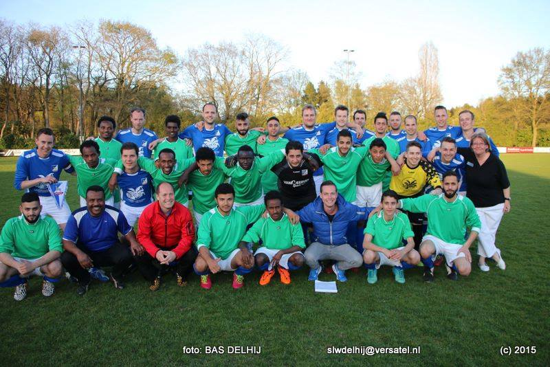 Voetbal verbroedert. Combinatieteam van <a href="/bsvolympia18/">olympia18</a> speelde gisteren tegen een asielzoekersteam uit Stevensbeek.