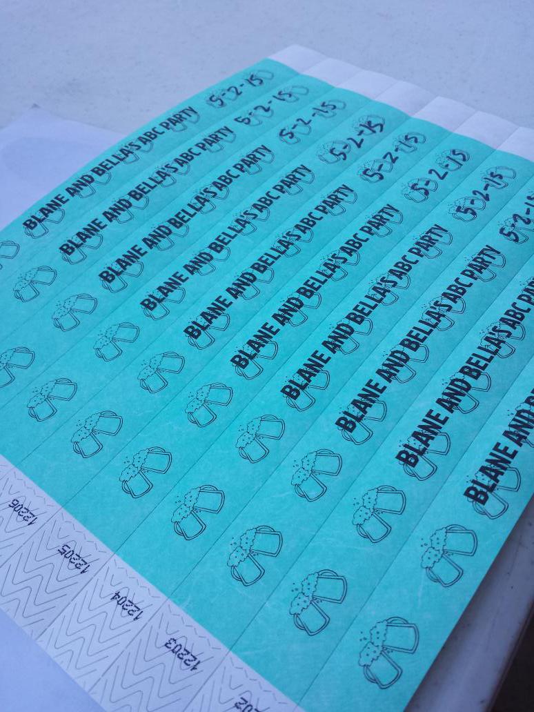 Julissaishappy's tweet photo. Party May 2nd 5$ wristbands get you free alcohol and stuff http://t.co/vqrvp4EXPK