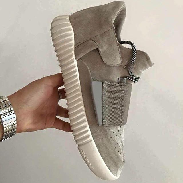 Sneaker Shouts™ on Twitter: "Custom Adidas Yeezy Boost 750 Low. What are your thoughts these? http://t.co/HIQzXMVUtG" / Twitter