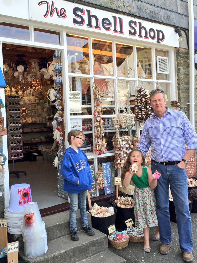 CornwallConcie's tweet photo. #CornwallHour We love a good shell shop.. The Shell Shop in Padstow is as good as it gets :) http://t.co/5bae9EN2Bo