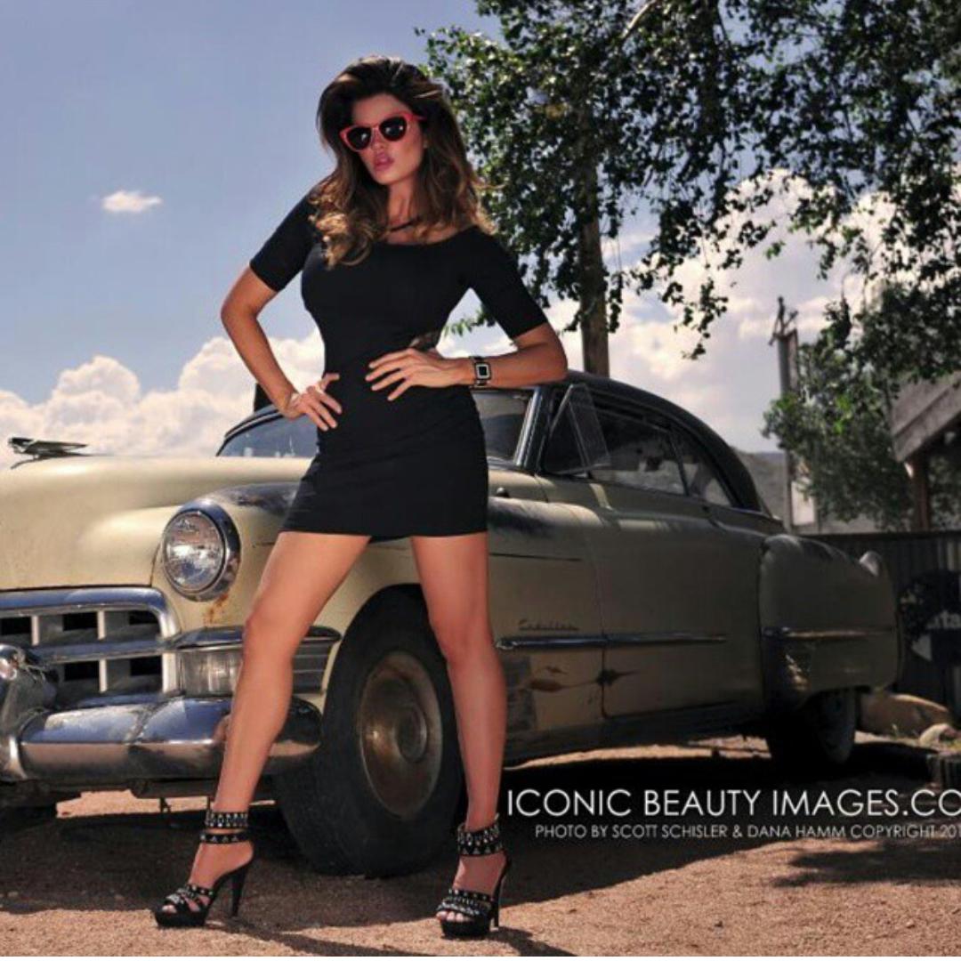 DanaHamm's tweet photo. Have a swell day friends! #route66 #standinout #Arizona #littleblackdress http://t.co/6HNSrcC1AS