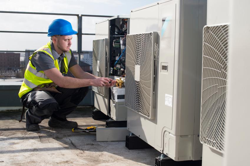 SoloProtect's tweet photo. Lone working employees, consider your safety http://t.co/EObD6K3YNI #SoloProtect http://t.co/WaJSK2kmJm