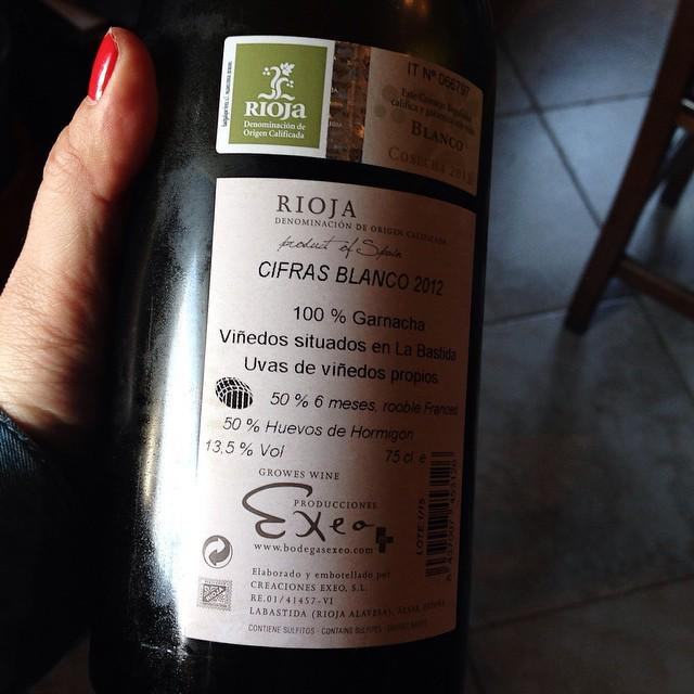 Garbancita's tweet photo. Este vino de @bodegastierra se lo recetaba yo a más de uno... 50% huevos de hormigón #Rioj… http://t.co/x5DWkfs31u http://t.co/2HN5axnD62