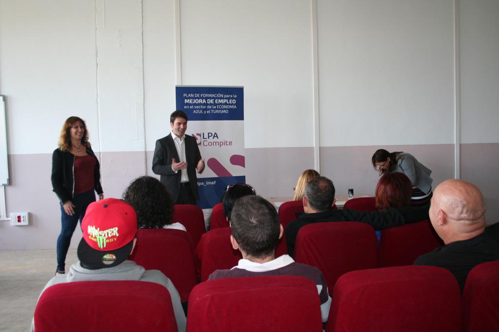 jaimeromeroc's tweet photo. 12 nuevos alumnos finalizan su formación y prácticas en restauración del programa #LPAcompite. #LPAreActiva http://t.co/dN5RXcNvnb